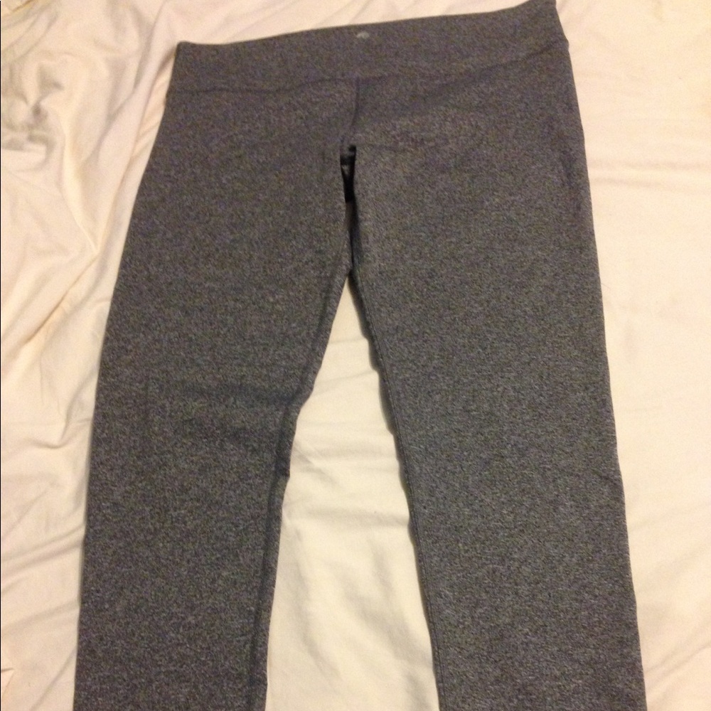 Athletic capri pants for working out